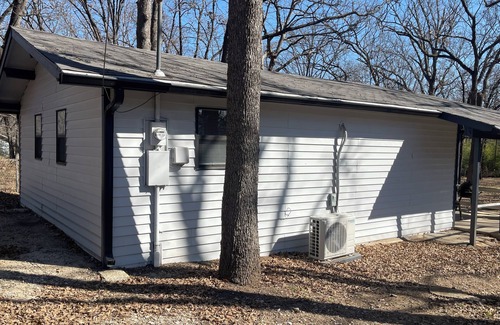 Pottsboro Casa | Weekend getaway blocks from Lake Texoma. Boat Launch 4 blocks -Pet Friendly