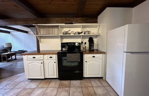 Guys Mills Cabina | Weekend Getaway, Family vacation comfort cabin