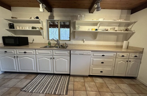 Guys Mills Cabina | Weekend Getaway, Family vacation comfort cabin