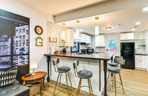 Cornelius Cabaña | Fish & Golf: Home w/ Yard in Downtown Cornelius