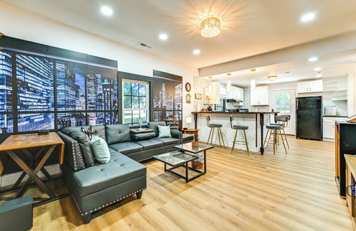 Cornelius Cabaña | Fish & Golf: Home w/ Yard in Downtown Cornelius