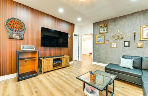 Cornelius Casa | Weekend Getaway in Cornelius Walk to Dining!