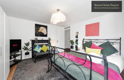 St. Dunstan's Apartamento | WEEKLY OR MONTHLY STAYS, London, Stepney Green, 2Bedroom Apt, Sleeps 6, Servcied Apartment By Maison Christo Property Short Lets & Serviced Accomdation