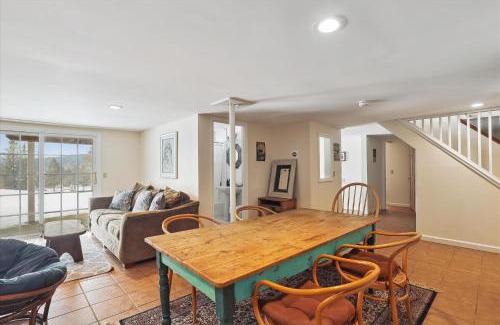 Stowe Area Casa | Weeks Hill: 5 br, fireplace, a/c, deck, views