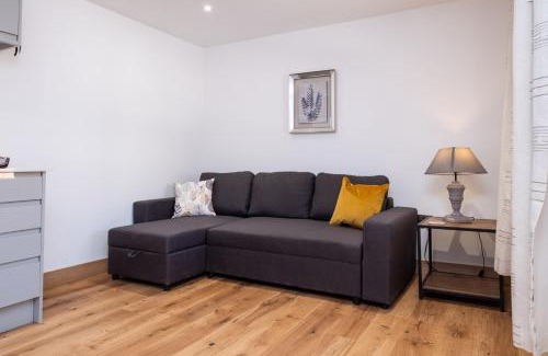 Pettistree Apartamento | Weeping Willow - Three Tuns Apartments, Pettistree, Wickham Market - by Aldeburgh Coastal Cottages