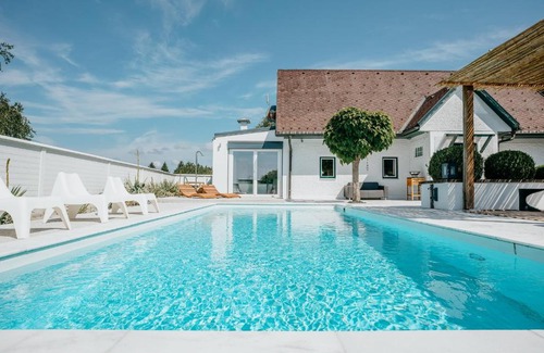 Spiefeld Cabina | Weingut Holler Chalet Weingarten