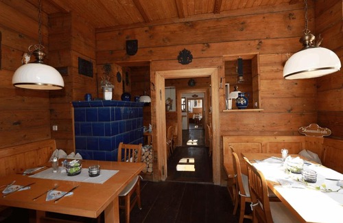 Old Town Casa | Weinstube Sinas Brettl