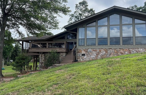 Centre Casa | Weiss Lake 5 bedroom house ready for your family fun of Skiing and Fishing.