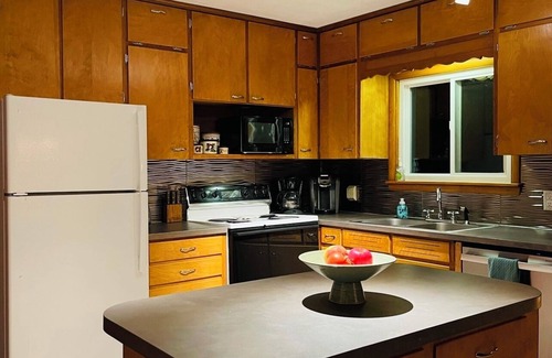 Deerton Casa | Welch's Riverview Retreat , Welchʻs Riverview Retreat - Your Window to Lake Superior