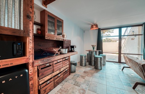 Entraigues-sur-la-Sorgue Apartamento | Welcome to "La Remise en Forme". A unique place to relax!