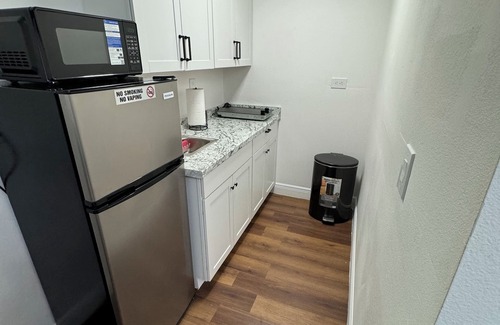 Orient Park Apartamento | WELCOME 2 MI PRIVATE CASITA 1-bedroom apartment in charming Tampa with WiFi, AC