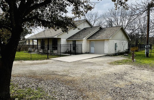 Leakey Casa | Welcome anytime, 55 yards to the Frio river