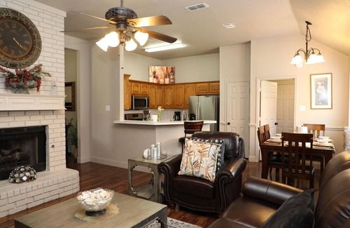 Saginaw Casa | Welcome Cozy Home