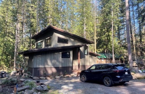 Warnick Casa | Welcome Home at the Onyx Inn, Glacier WA