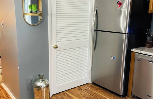 Landover Casa | Relax in Comfort at Our Modern 2Bedroom Townhome in Hyattsville
