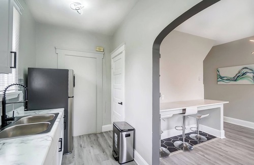 Roselawn Finance Casa | Welcome Home to this stylish entrainment home! Have fun with the whole family.