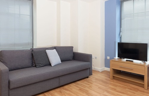 Long Eaton Apartamento | Welcome Home with this Outstanding & Open 2Bed Apt