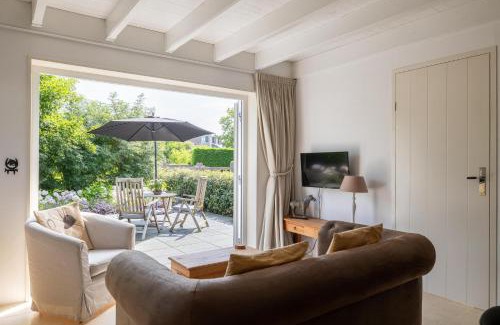 Zoutelande Casa | Welcome in - Vakantiehuis Het Koetshuys, vrijstaand, tuin, rustig gelegen