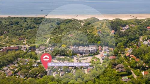 Zoutelande Casa | Welcome in - Vakantiewoning Noordendolfer 2-49, Tuin met zonnig terras, fietsenstalling, parkeerplaats, dichtbij zee en strand