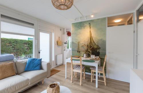 Zoutelande Casa | Welcome in - Vakantiewoning Noordendolfer 2-49, Tuin met zonnig terras, fietsenstalling, parkeerplaats, dichtbij zee en strand