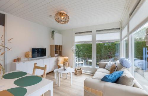 Zoutelande Casa | Welcome in - Vakantiewoning Noordendolfer 2-49, Tuin met zonnig terras, fietsenstalling, parkeerplaats, dichtbij zee en strand