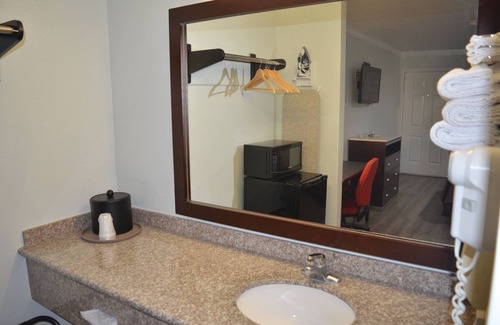 Corona Hotel | Welcome Inn