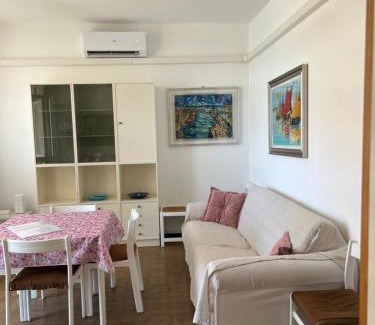 Rapallo Apartamento | WELCOME RIVIERA Nautilus 11- vista mare-posto macchina individuale-ONLY ONE CAR-piscina condominiale-attrezzatissimo