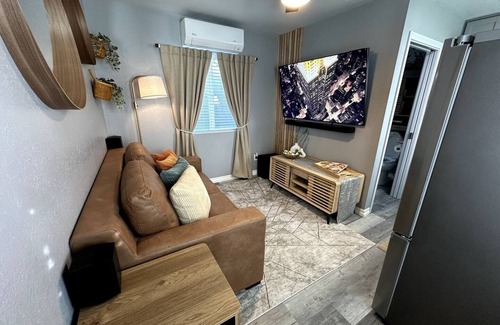 San Carlos Casa | Welcome SD Cozy Suits A & B Together