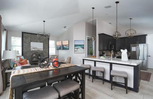 Mid Island Casa | Welcome to 5545 Palmetto Street All NEW! Just Built! Book It NOW! home