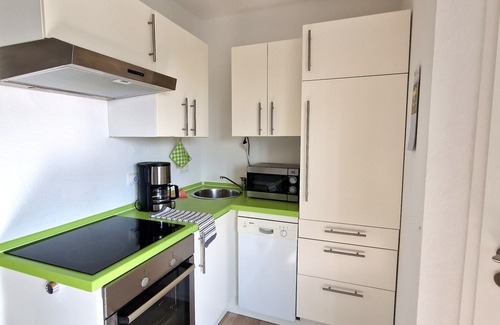 Heiligenhafen Apartamento | Welcome to a bright and modern apartment on the 6th floor.