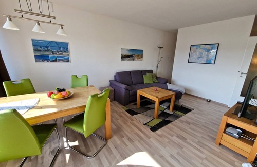 Heiligenhafen Apartamento | Welcome to a bright and modern apartment on the 6th floor.