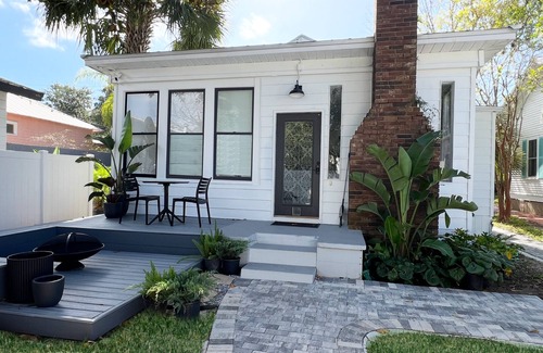 St. Augustine Apartamento | Welcome to a sketch-book-like themed studio!