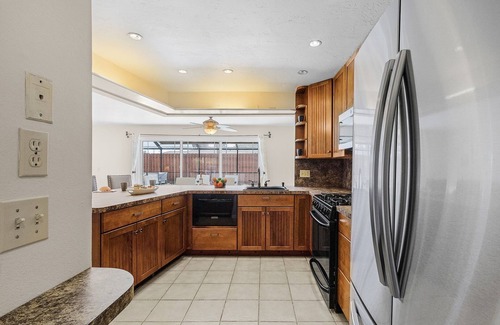 Venice East Casa | Welcome to A Time for Paws.