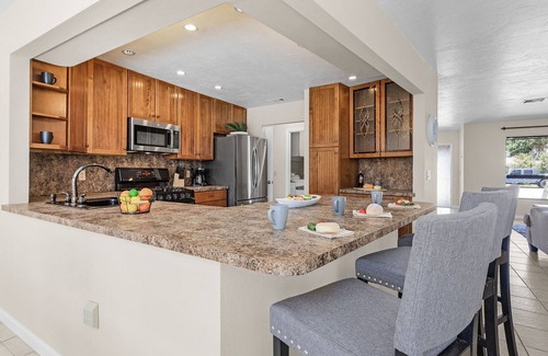 Venice East Casa | Welcome to A Time for Paws.