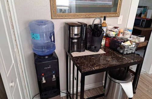 Akron Casa | Welcome to Akron: 5 Bedroom, 2 Bath