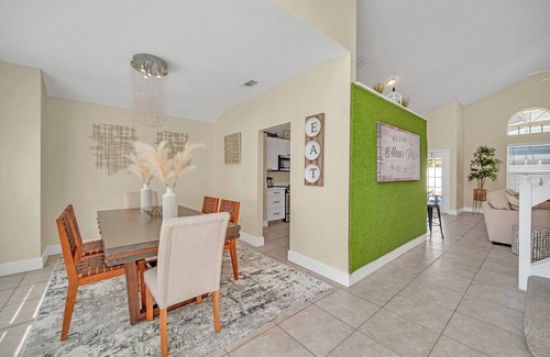Lindfields Casa | Welcome to Alena's Place! Only minutes away from Disney!