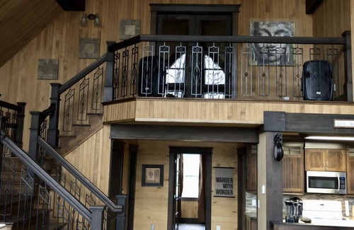 Saint Quentin Cabina | Welcome to Appalachian Lodge! Luxurious cabin situated on a beautiful property