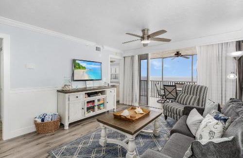 Fort Myers Beach Apartamento | Welcome to Beach Villa's # 405 Vacation Rental - 250 Estero Blvd condo