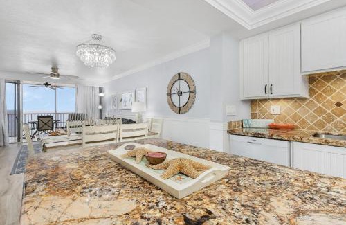 Fort Myers Beach Apartamento | Welcome to Beach Villa's # 405 Vacation Rental - 250 Estero Blvd condo
