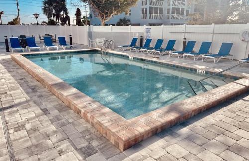 Fort Myers Beach Apartamento | Welcome to Beach Villa's # 202 Vacation Rental - 250 Estero Blvd condo