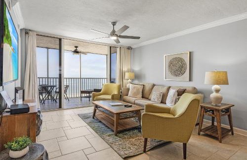 Fort Myers Beach Apartamento | Welcome to Beach Villas # 704 - Updated Top Floor Gulf Front & Sunsets - Rental 250 Estero Blvd condo