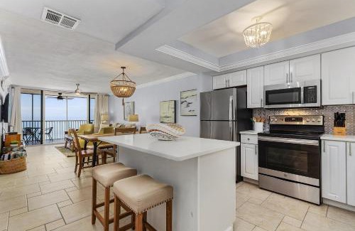 Fort Myers Beach Apartamento | Welcome to Beach Villas # 704 - Updated Top Floor Gulf Front & Sunsets - Rental 250 Estero Blvd condo