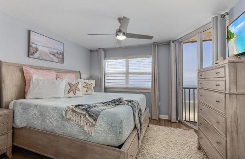 Fort Myers Beach Apartamento | Welcome to Beach Villas # 704 - Updated Top Floor Gulf Front & Sunsets - Rental 250 Estero Blvd condo