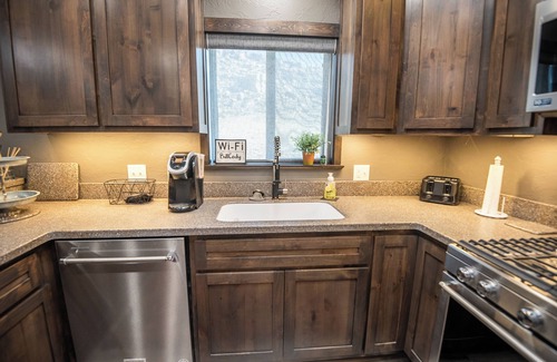 Clark Casa | Welcome to Bennett Creek Cottage in beautiful Clark, Wyoming!