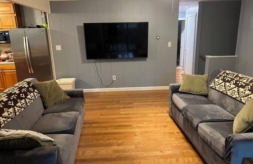 Gouldsboro Casa | Welcome to Bree-Z-Bear Lodge– 5BR Pocono Escape Gameroom, Sunroom, a Scenic Vibe
