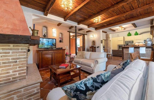 Labinci Casa | Welcome to Casa Vivo, a charming retreat in the quiet village of Labinci near Pore.