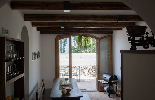Cava de' Tirreni Villa | Bienvenido a Casa di Sonia desde el mar del Golfo de Salerno hasta el perfil del Vesubio.