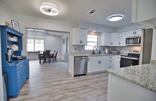 South Bradenton Casa | Welcome to Casa Milly! A Charming 2-bedroom house with AC, WiFi in Bradenton