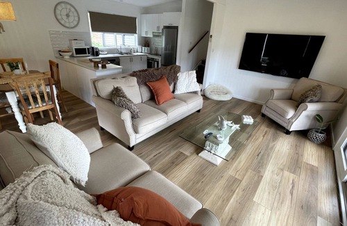 Venus Bay Cabaña | Welcome to Crichton 8, your idyllic home away from home