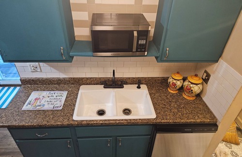 Clinton Township Casa | Welcome to, Days Inn Paradise located in Clinton Townshipship Michigan.
